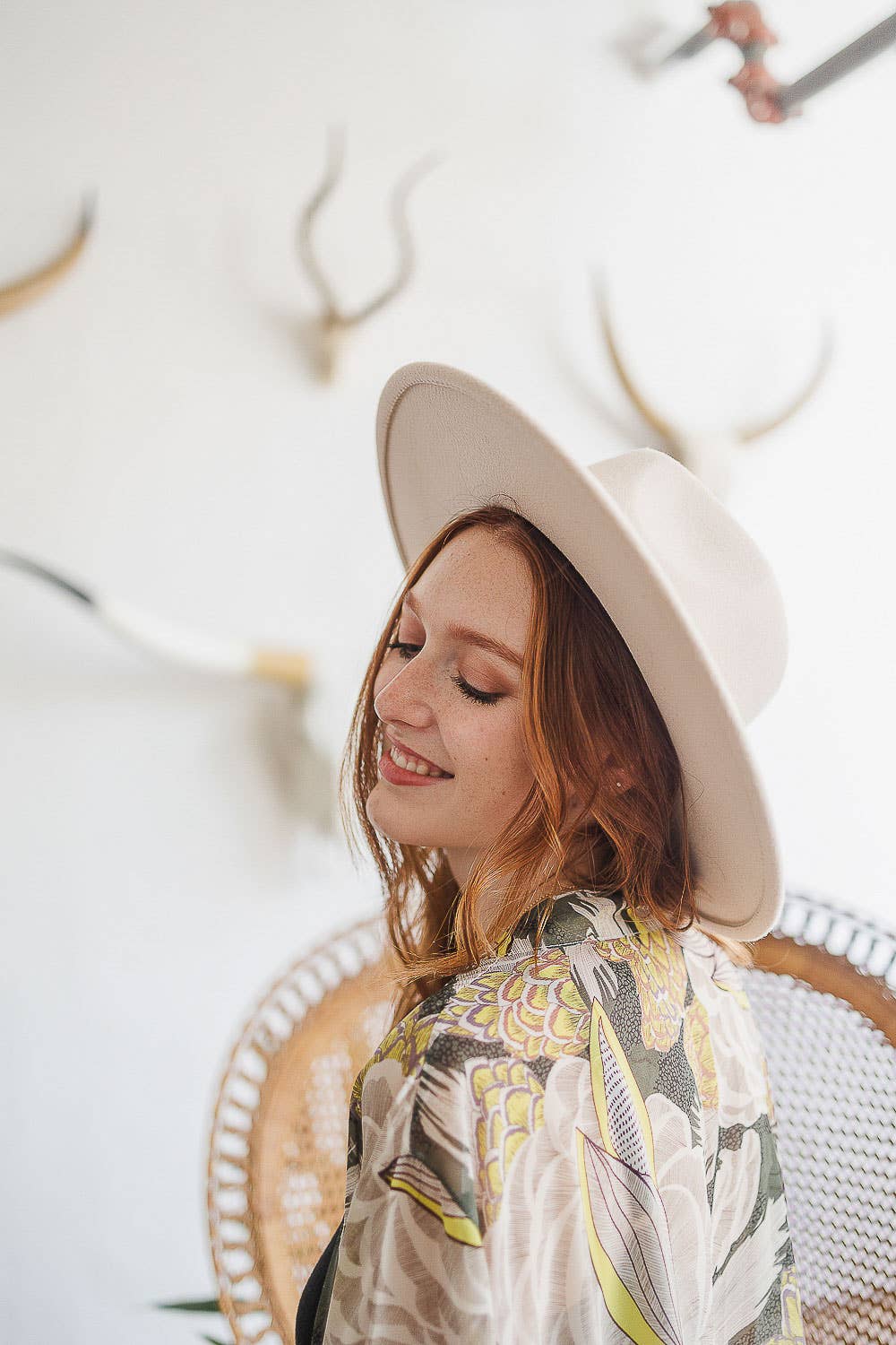 Stylish Flat Brim Buckle Hat – Your Go-To Sun Hat 🕶️