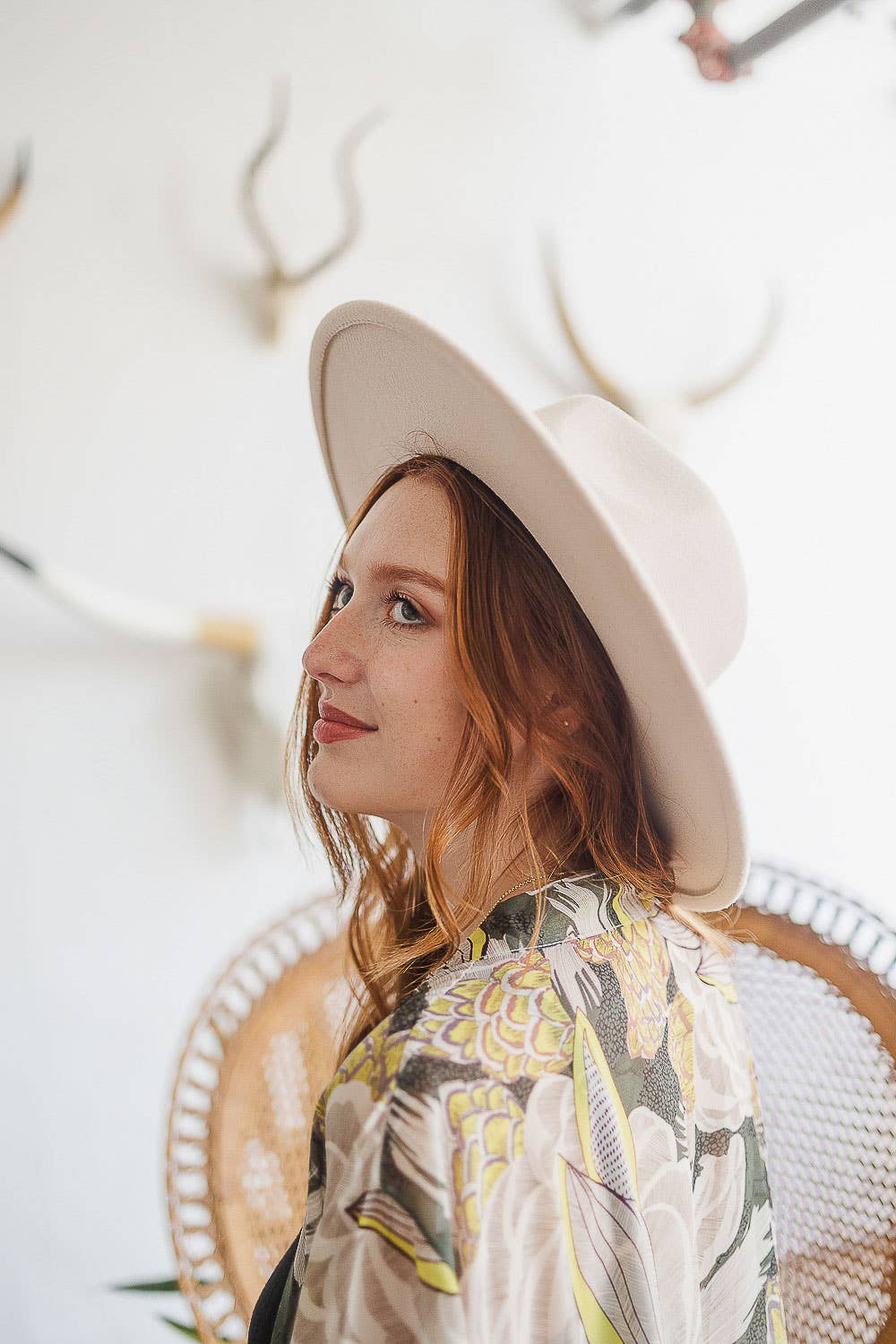 Stylish Flat Brim Buckle Hat – Your Go-To Sun Hat 🕶️