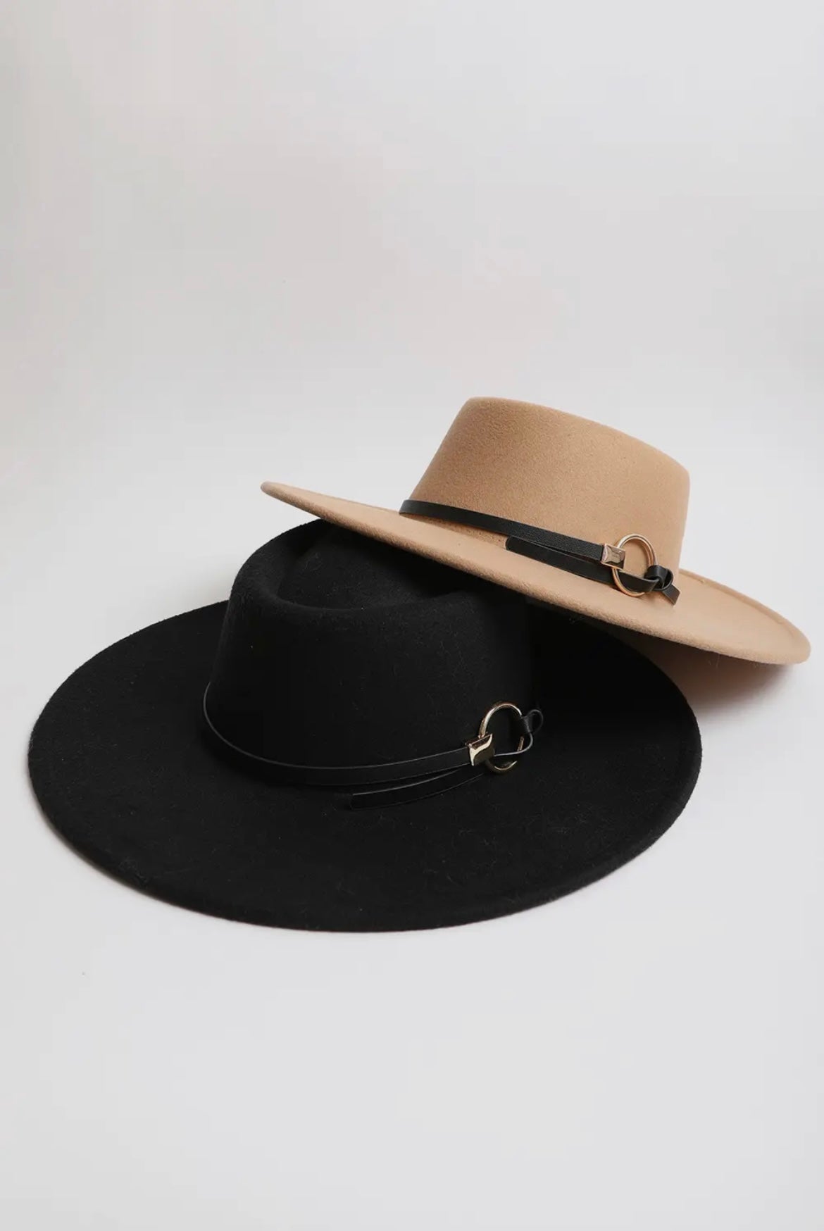 Classic Bowlero Hat with Gold Ring Buckle in Tan